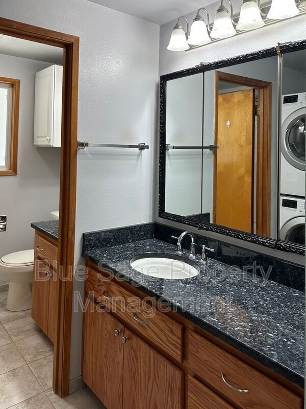 Building Photo - 152 Sea View Dr