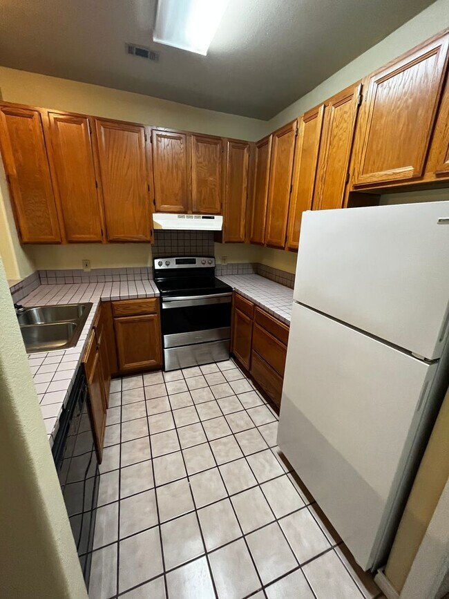 Building Photo - 2601 Alcott Ln