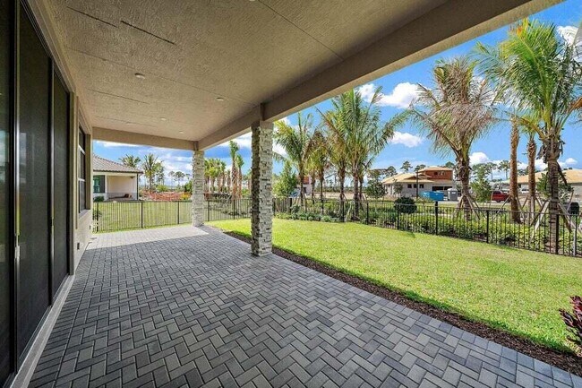 Building Photo - 13613 Le Christine Dr