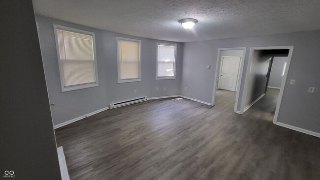 Building Photo - 86 N Holmes Ave