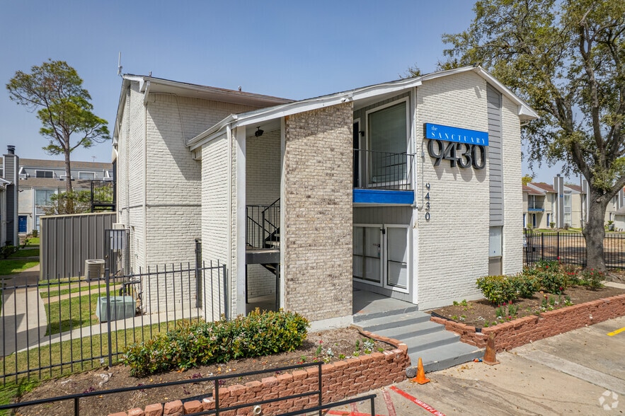 Primary Photo - The Sanctuary at 9430