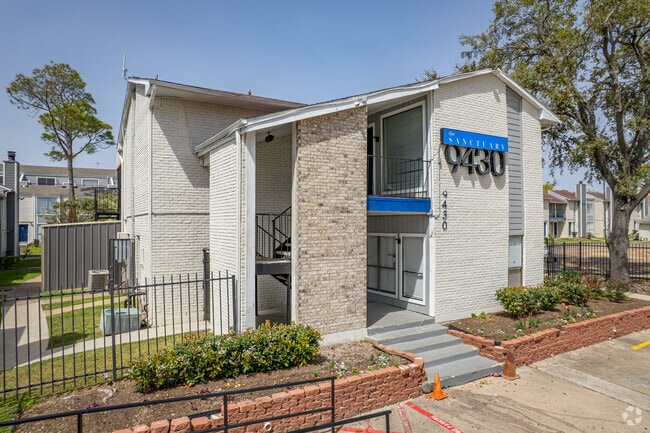 Building Photo - The Sanctuary at 9430