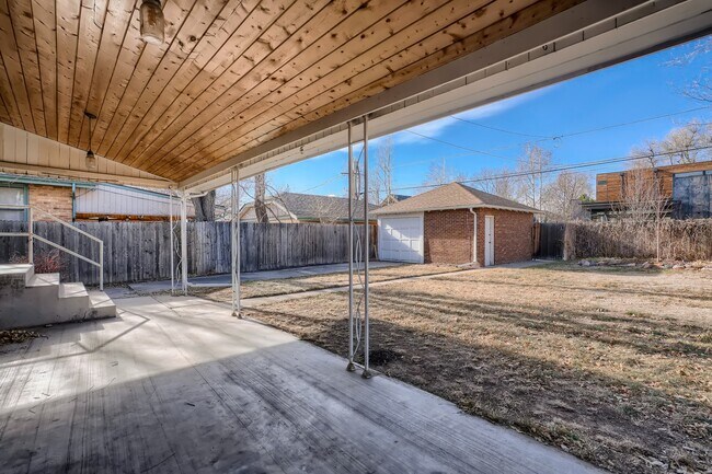 Building Photo - 1471 S Franklin St