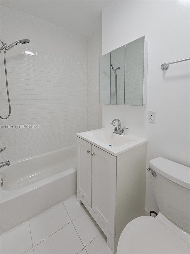 Building Photo - 2007 SW 10th St