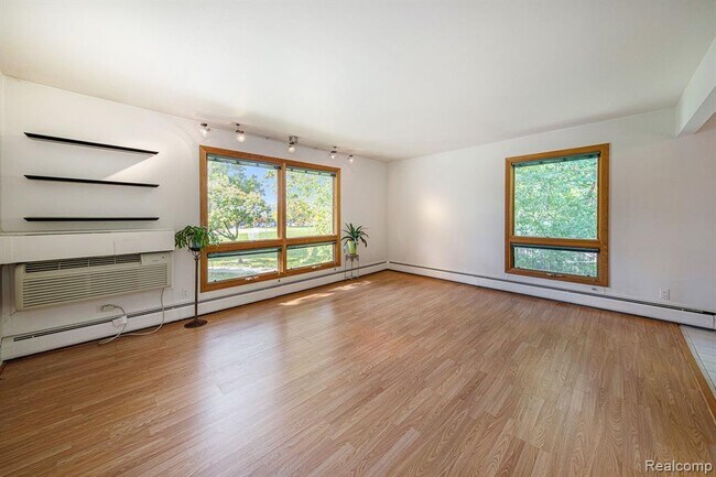 Building Photo - 1515 Cherboneau Pl