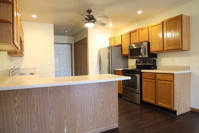 Building Photo - 22635 Hollow Oak Ln