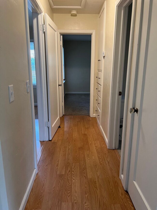 Building Photo - 2 Bedroom Home in Anderson - MUST SEE