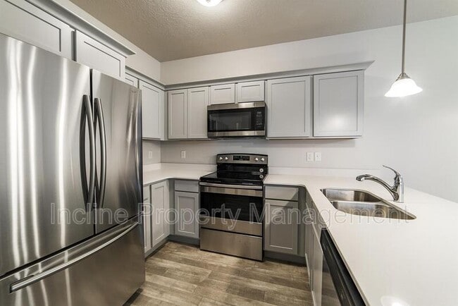 Building Photo - 619 N Emery Ln