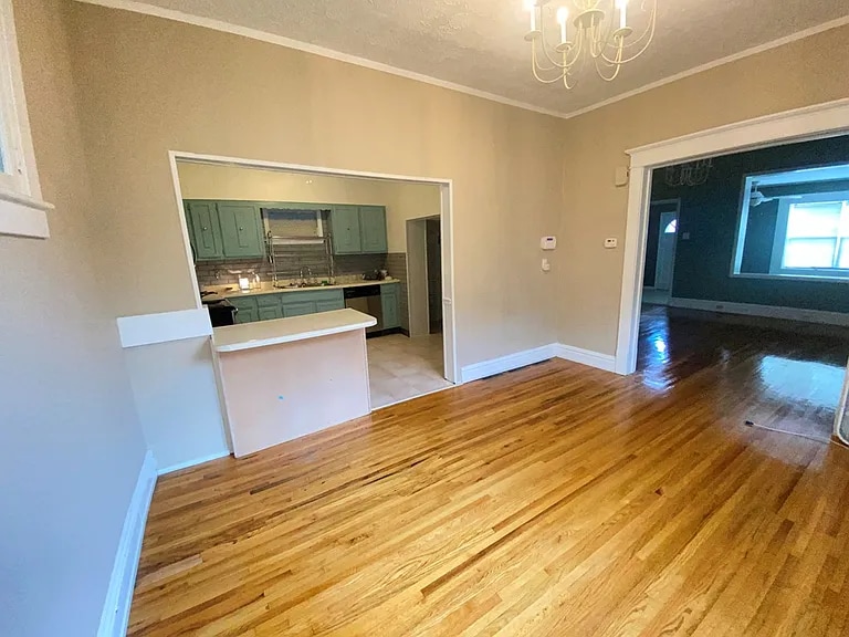 Building Photo - 42 W 6th Ave