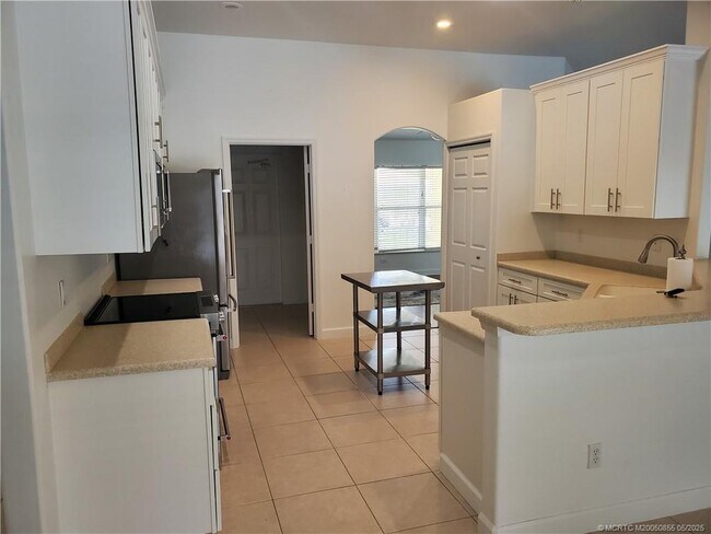 Building Photo - 2509 SE Lyman Cir