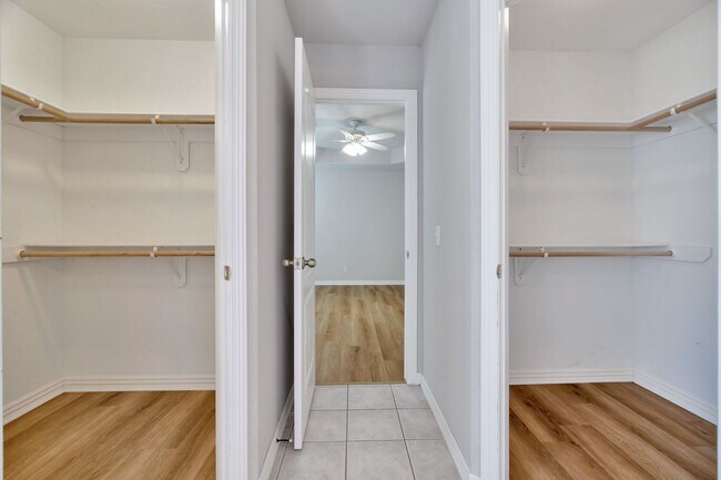 Building Photo - 827 Nicholson Ave