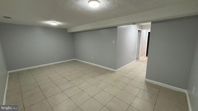 Building Photo - 5394 Eliots Oak Rd