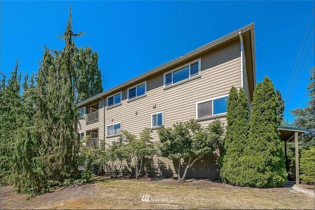 Building Photo - 18523 68th Ave NE