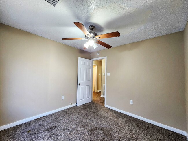 Building Photo - 1013 14th Ave N