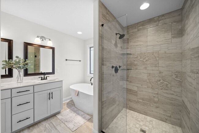 Building Photo - 3 Bed 2/2 Bath home nestled on an Acre of ...