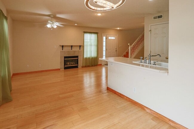 Building Photo - 2623 E Oaklawn Ct