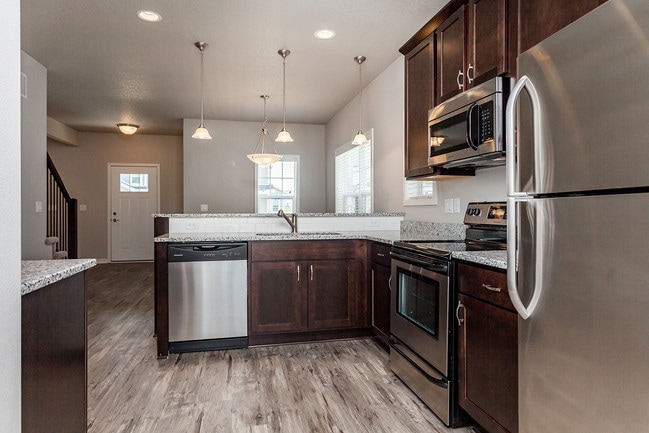 Building Photo - 2071 SW Cascade Falls Dr