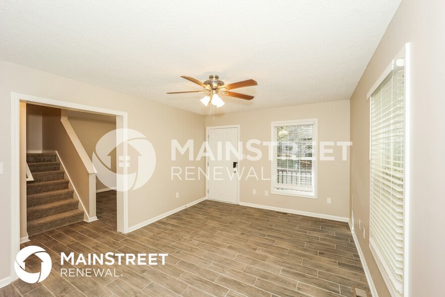 Building Photo - 5151 Hilltop Dr