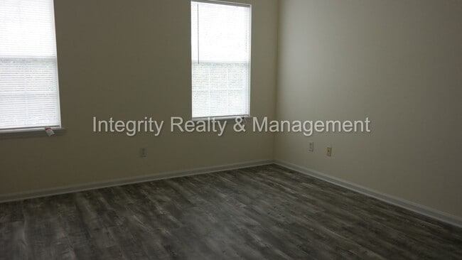 Building Photo - 3-bedroom townhome in Jacksonville