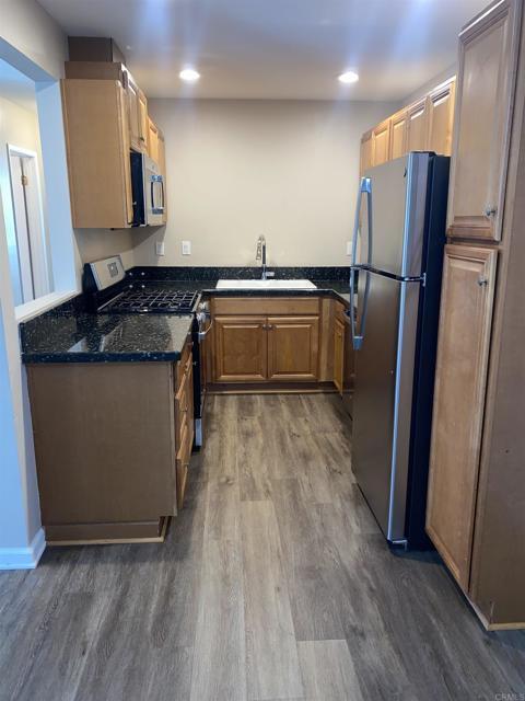 Building Photo - 2088 Montgomery Ave