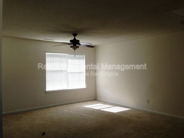 Building Photo - 380 Othello Dr