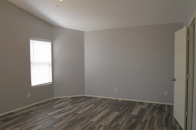 Building Photo - 12409 W San Juan Ave