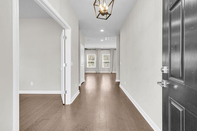 Building Photo - 1624 Shady Pine Rd