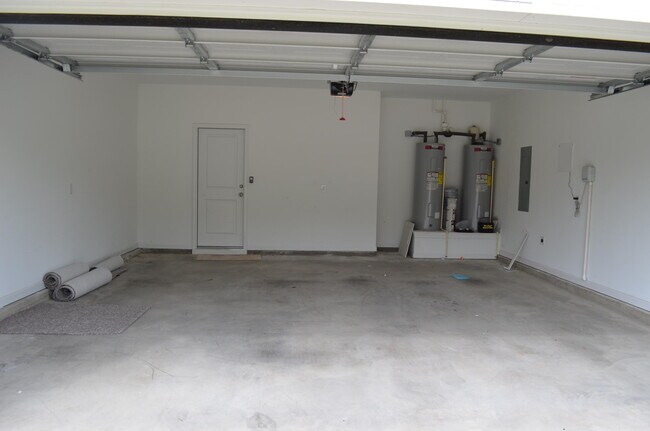 Building Photo - 1715 Davenport Dr