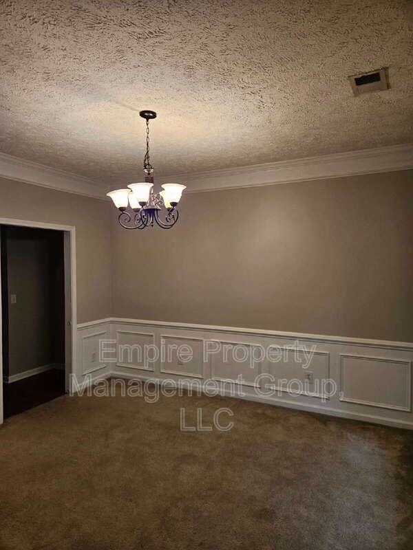 Building Photo - 202 Castlebury Dr