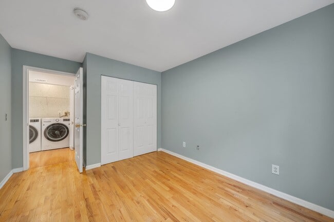 Building Photo - 66 Bergen Ridge Rd