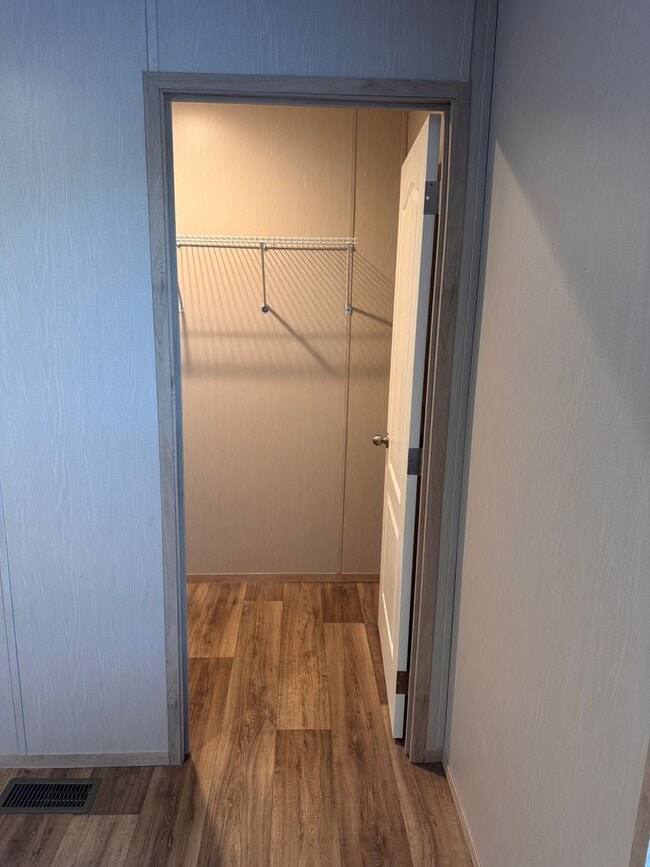 Building Photo - 3 Bedroom || 2 Bathroom in Concord