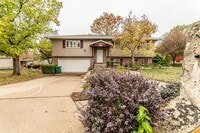 Building Photo - Large deck for entertaining guest or relaxing