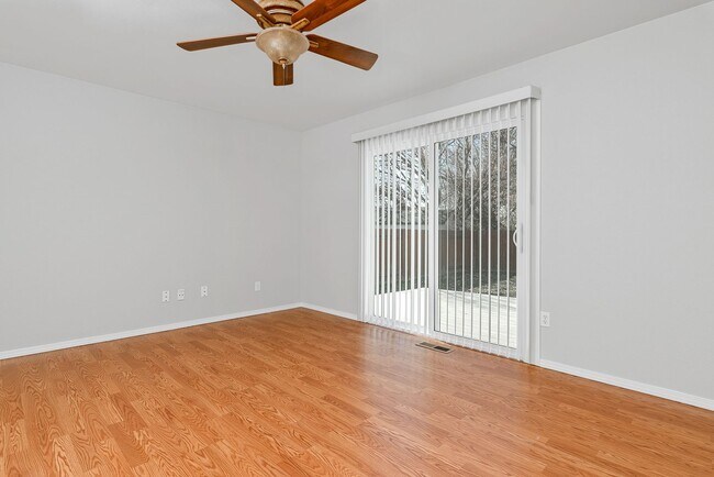 Building Photo - Welcome to Star! Great location 3 bed 2.5 Bath