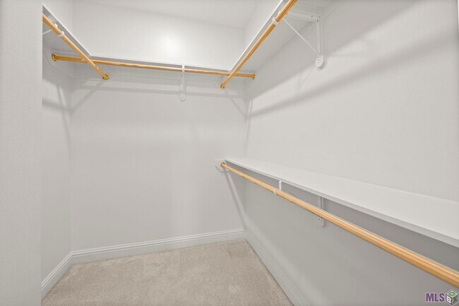 Building Photo - 471 Lake Breeze Dr