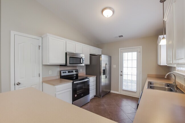 Building Photo - 1003 Washburn Ct