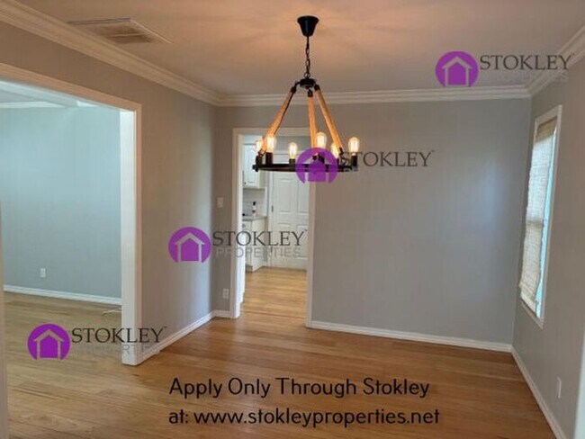 Building Photo - 231 Ivy Dr