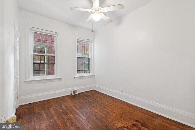 Building Photo - 257 S 46th St