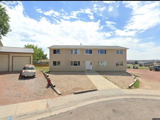 Building Photo - 413 Kings Ct