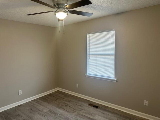 Building Photo - 1752 31st St NE