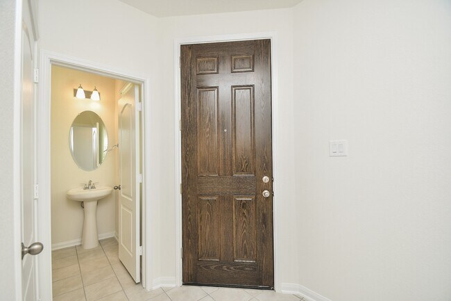 Building Photo - 8138 Leisure Pt Dr