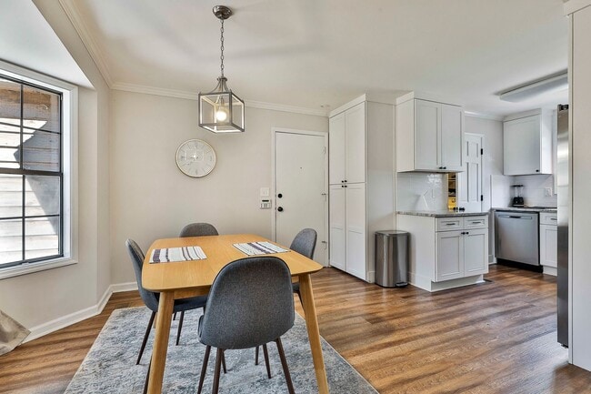 Building Photo - Fully Furnished 3BR Home in Fayetteville. Flexible Lease Options!