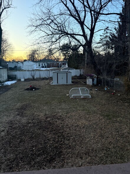 Building Photo - 1368 High Ave