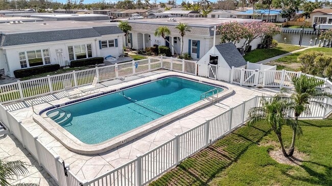 Building Photo - 9819 Hernando Ct