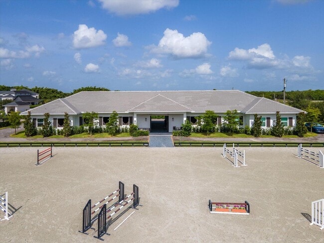 Building Photo - 15691 Sunnyland Ln