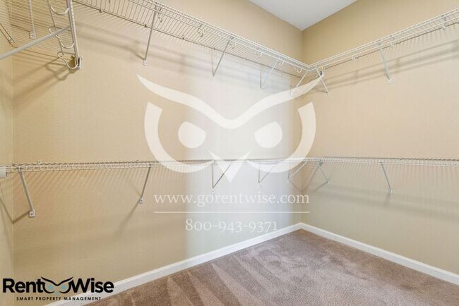 Building Photo - 401 Crescent Ct