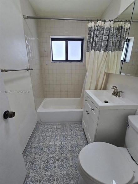 Building Photo - 740 SW 99th Ct