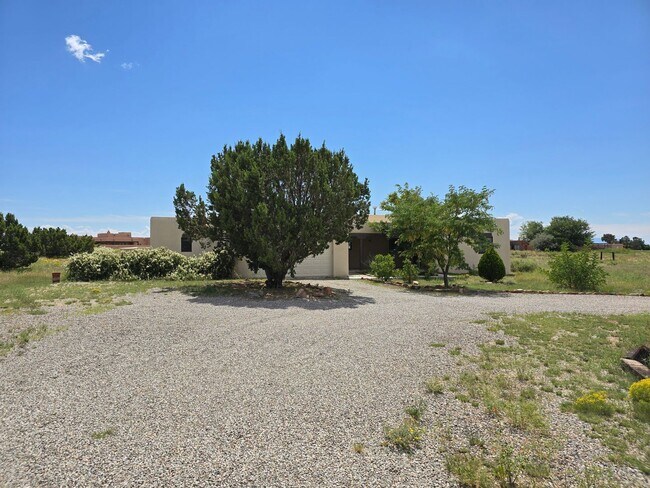 Building Photo - 19 Camerada Rd