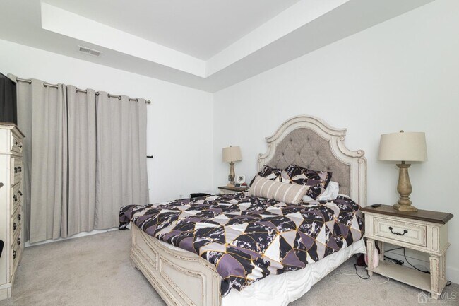 Building Photo - 735 Stiller Ln