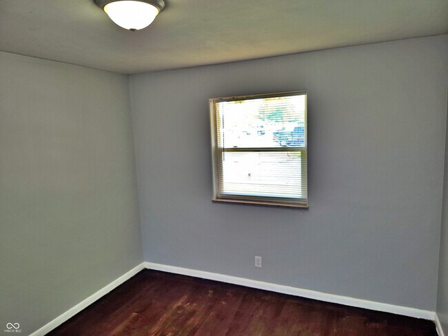 Building Photo - 1450 N Campbell Ave
