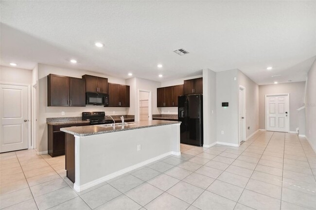 Building Photo - 7512 Samuel Ivy Dr